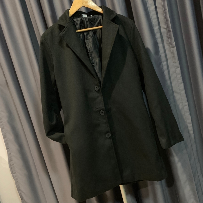 เสื้อโค้ทผู้ชาย สไตล์เกาหลี ทรงคลาสสิค ใส่ง่ายเข้ากับทุกชุด กันหนาวได้ดี พร้อมส่ง สีดำ