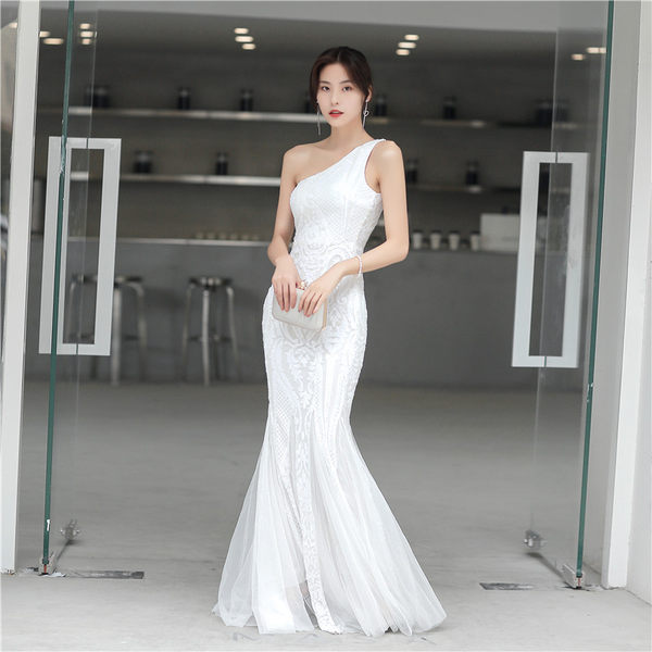 ชุดราตรี ชุดราตรีสวยหรู แบบ ทันสมัย Evening dress