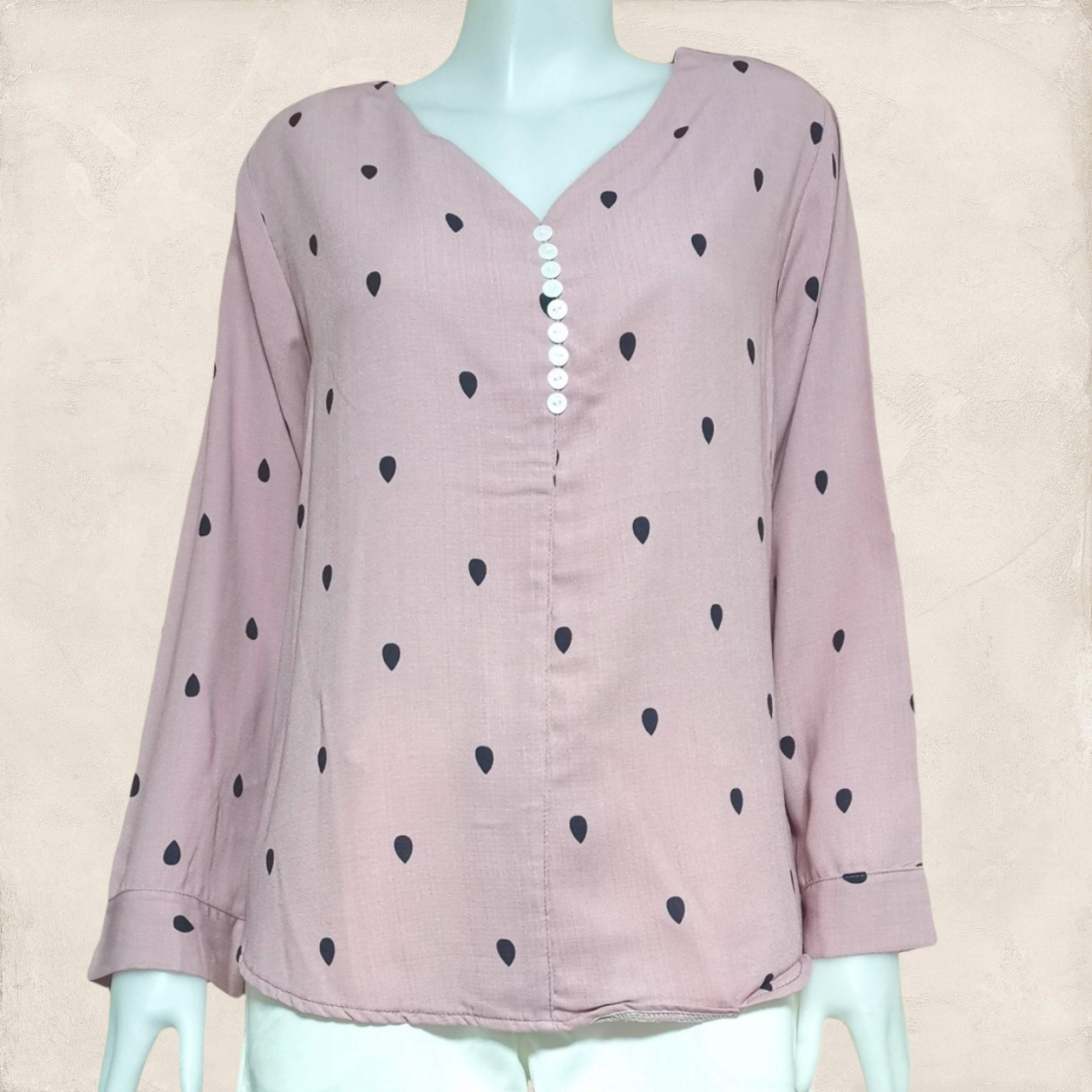 Blouse3877 เสื้อคอวีแขนยาวกระดุมข้อมือ อกแต่งกระดุม ผ้าไมโครเนื้อดีนุ่มมีน้ำหนักใส่สบาย มี 4 สี ฟ้า ขาว ชมพู เขียว