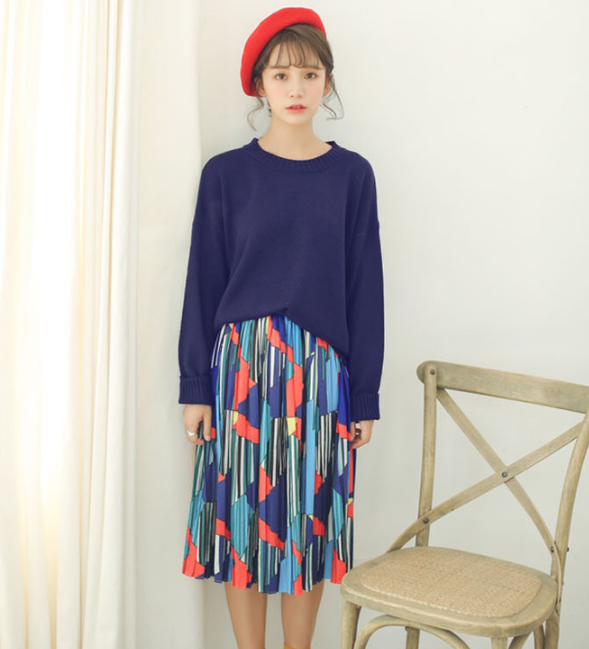 Sweater เสื้อสเวทเตอร์แขนยาว สีกรมท่า ทรงสวย จะใส่เดี่ยวไหรือใส่โค้ทคลุมก็เริ่ด