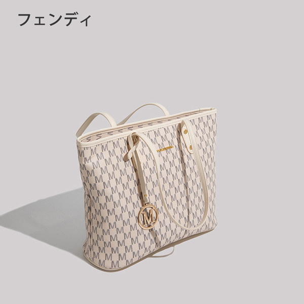 กระเป๋าสะพายข้างผู้หญิง กระเป๋าสะพายสไตล์เกาหลี By Japanese フェンディ authentic bag