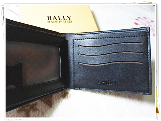 กระเป๋าสตางค์ผู้ชายหนังนิ่ม Bally สีดำ คาดแถบน้ำตาล b10317