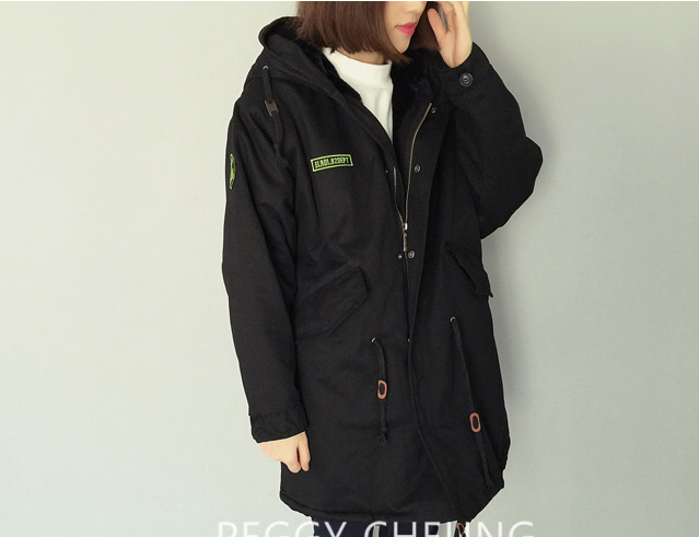เสื้อคลุมกันหนาวฮู้ดดี้ ทรงโคล่ง สีดำ เท่ๆ ผ้าไม่หนามาก กันหนาวกันลม ซับในขนแมวนุ่มๆ พร้อมส่งจ้า ดำ