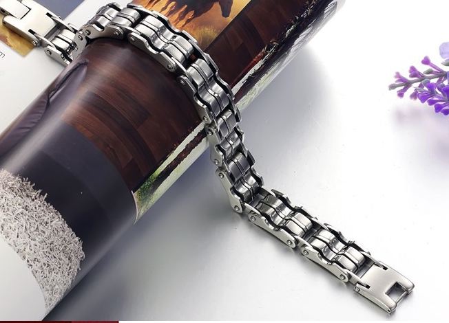 สร้อยข้อมือผู้ชาย กำไลข้อมือผู้ชาย สีเงิน ดีไซน์เป็นโซ่ วัสดุ 316L สแตนเลส สตีล ทนต่อการกัดกร่อน ไม่ลอก ไม่ดำ 917413