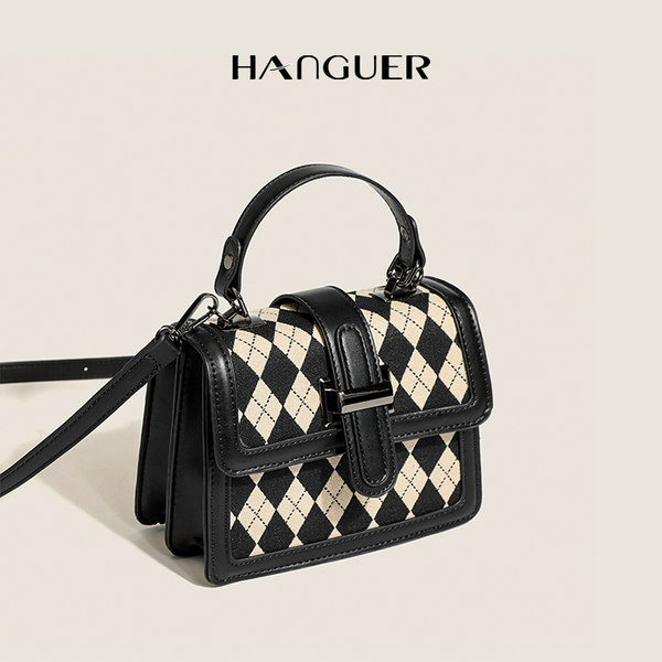กระเป๋าสะพายข้างผู้หญิง กระเป๋าสะพายสไตล์เกาหลี By HANGUER&CK