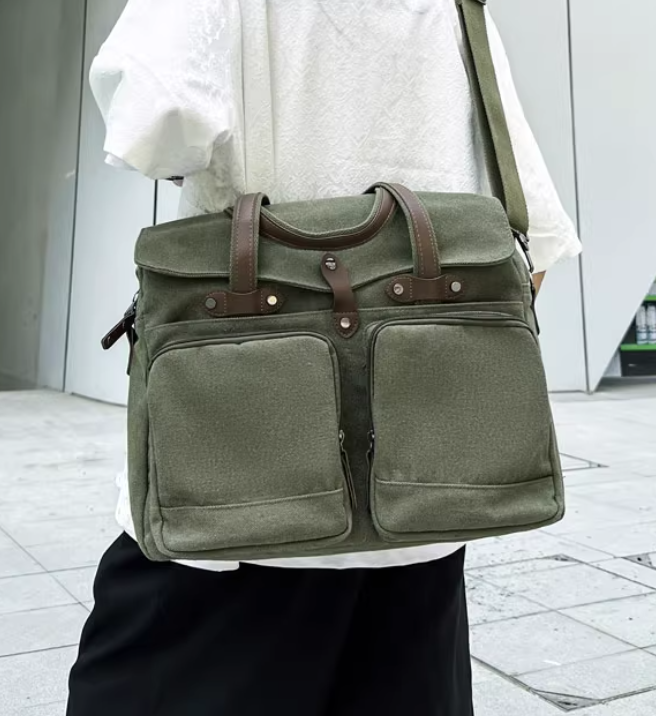 กระเป๋าสะพายผ้าแคนวาส ผู้ชาย แบบวัยรุ่น ดีไซน์เท่ มีสไตล์ มาพร้อมสายสะพาย และ หูหิ้ว ดีไซน์เก๋ 717836