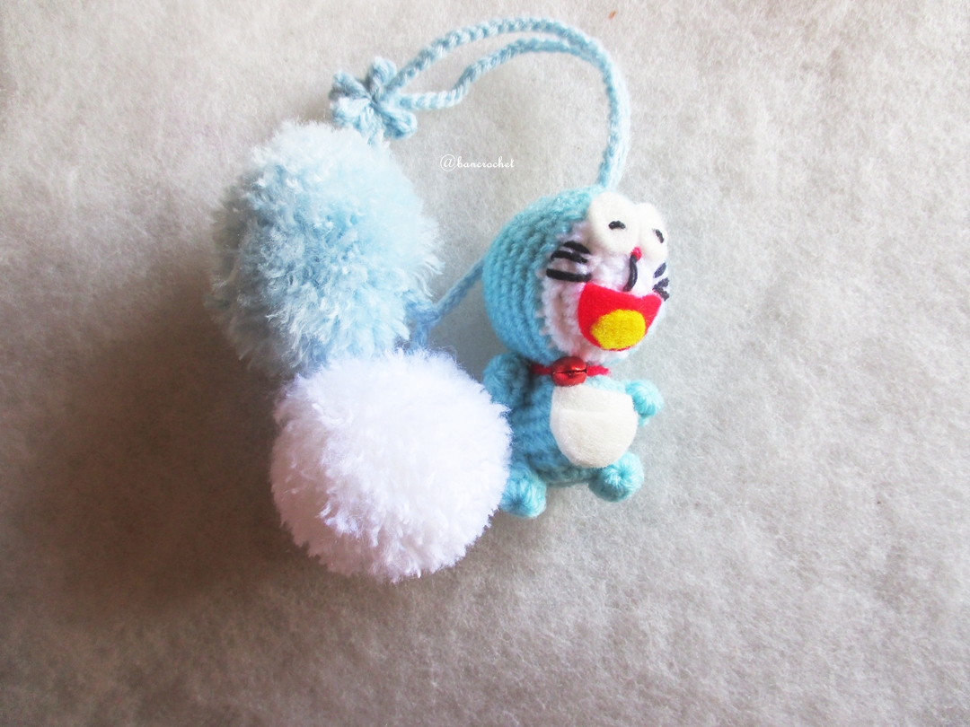 ที่ห้อยกระเป๋า พวงกุญแจตุ๊กตาโดเรม่อน dolls pom pom amigurumi crochet keychain