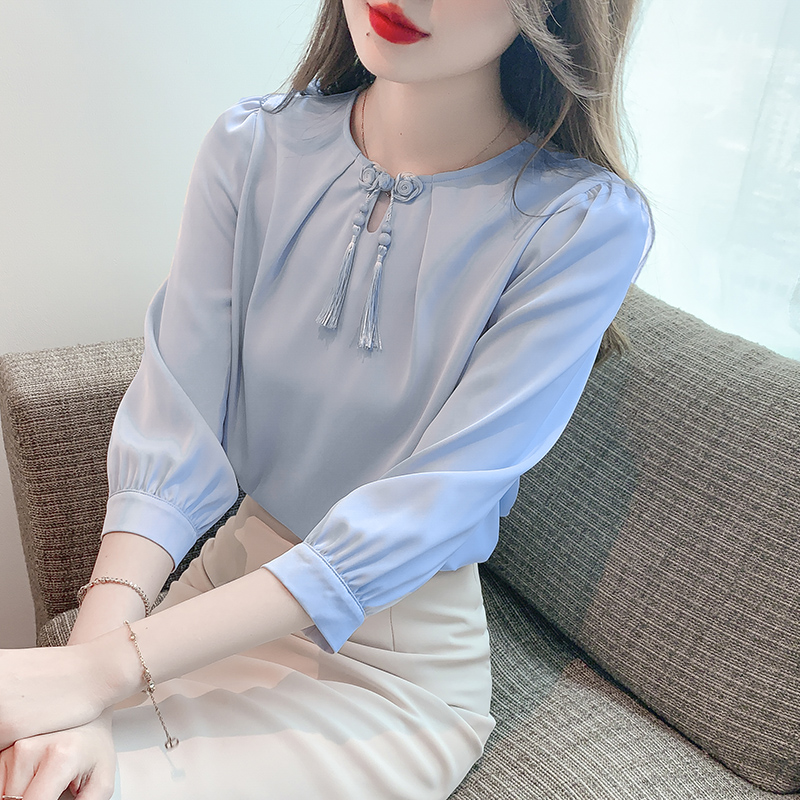 เสื้อเชิ้ตผู้หญิงแขนยาว เสื้อเชิ้ตผู้หญิงใส่ทํางาน 390 บาทต่อชิ้น ฟรีค่าจัดส่ง
