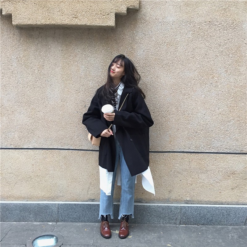 เสื้อโค้ทคลุม สไตล์เกาหลี ผ้าดีทิ้งตัวมีน้ำหนัก กันลมได้ดี เหมาะใส่ไปอากาศไม่หนาวมาก แบบน่ารักเกาหลีสุดๆ (ในไทยใส่ในห้องแอร์ได้น้า) same pic