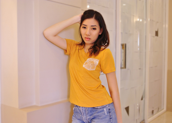 เสื้อยืด โชว์หลังลายลูกไม้