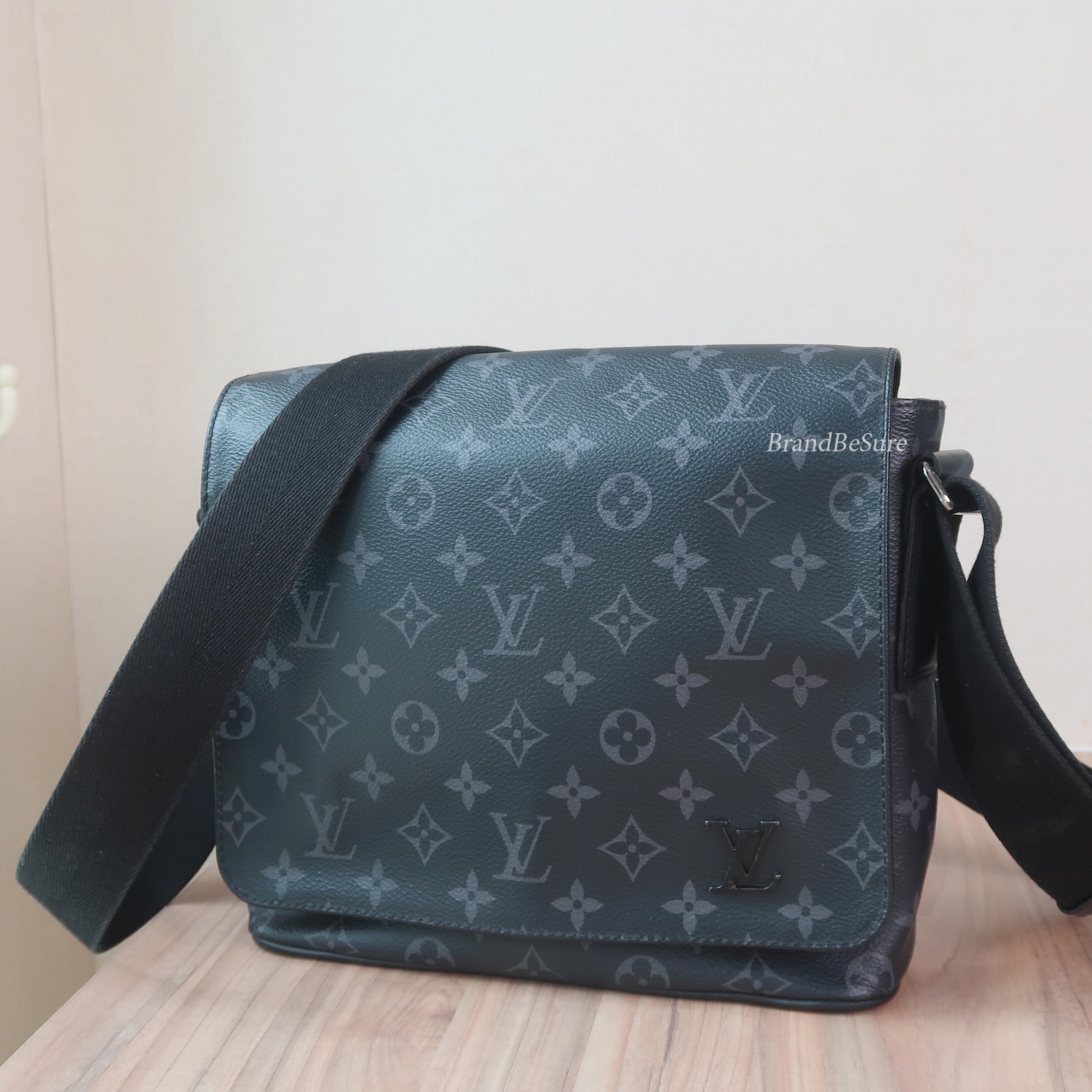 Louis Vuitton Monogram Eclipse District PM