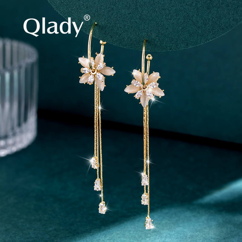 ต่างหู ตุ้มหูแฟชั่น By Qlady