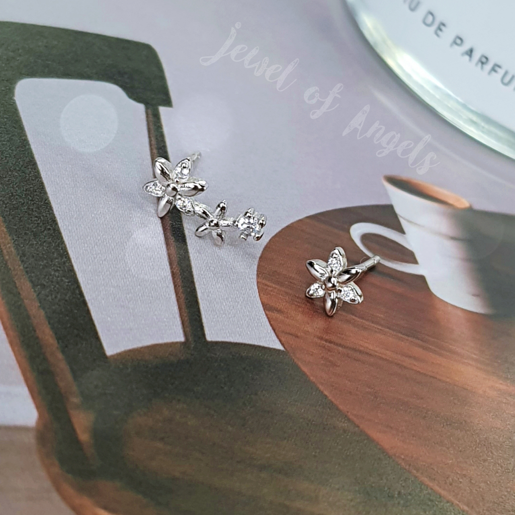 ต่างหูเงินแท้ S925 รุ่น Blossom ต่างหูแป้น รูปดอกไม้ เพชรCZ สีเงิน เงินแท้ทั้งชิ้น Silver925 ตุ้มหูเงินแฟชั่น