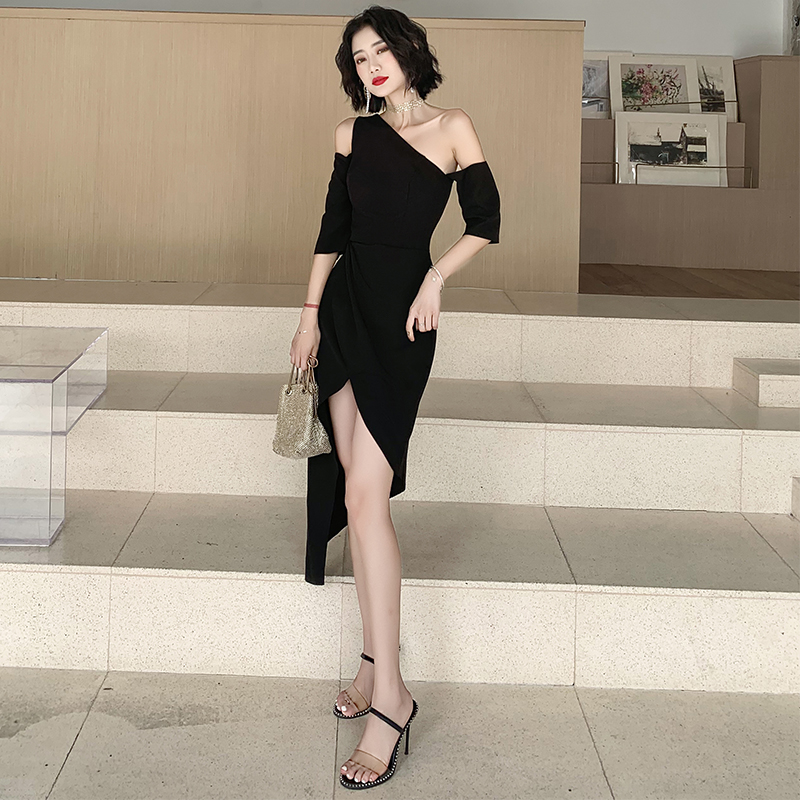ชุดราตรี ชุดราตรีสวยหรู แบบ ทันสมัย Evening dress