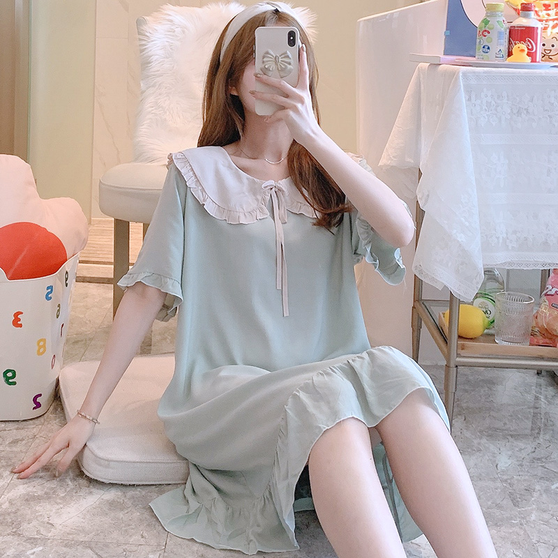 ชุดนอนผู้หญิง