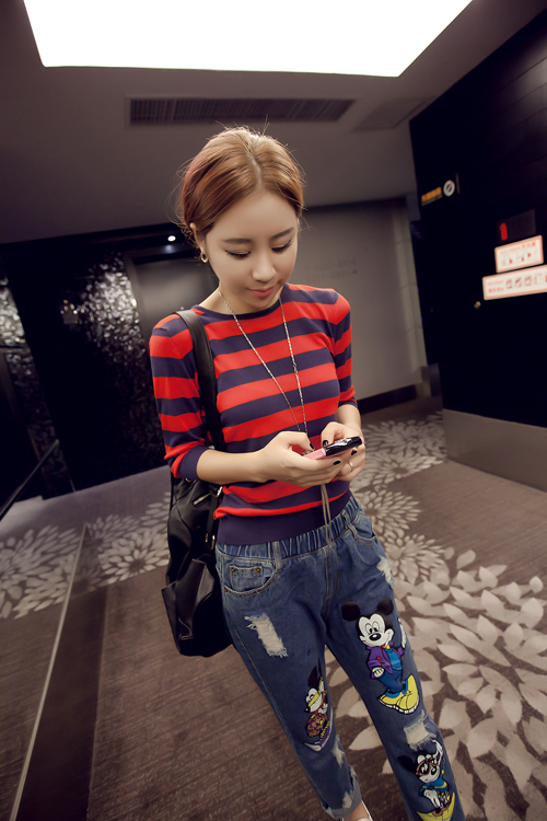 กางเกงยีนส์ สกรีนลายมิกกี้เมาส์ แต่งขาดๆ แนวๆ ทรงสวย พร้อมส่ง same pic