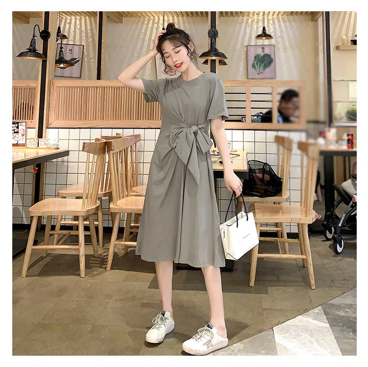 Dress4656 เดรสยาวสีเอิร์ธโทนสไตล์มินิมอล ผูกโบว์ช่วงเอวดูมีดีเทล ผ้าคอตตอนเนื้อดีนุ่มใส่สบาย งานสวยใส่ง่ายดีเทลน่ารักเรียบๆ เท่ๆ ดูมีสไตล์ไม่ซ้ำใคร มี 2 สี ดำ, เขียวหม่น