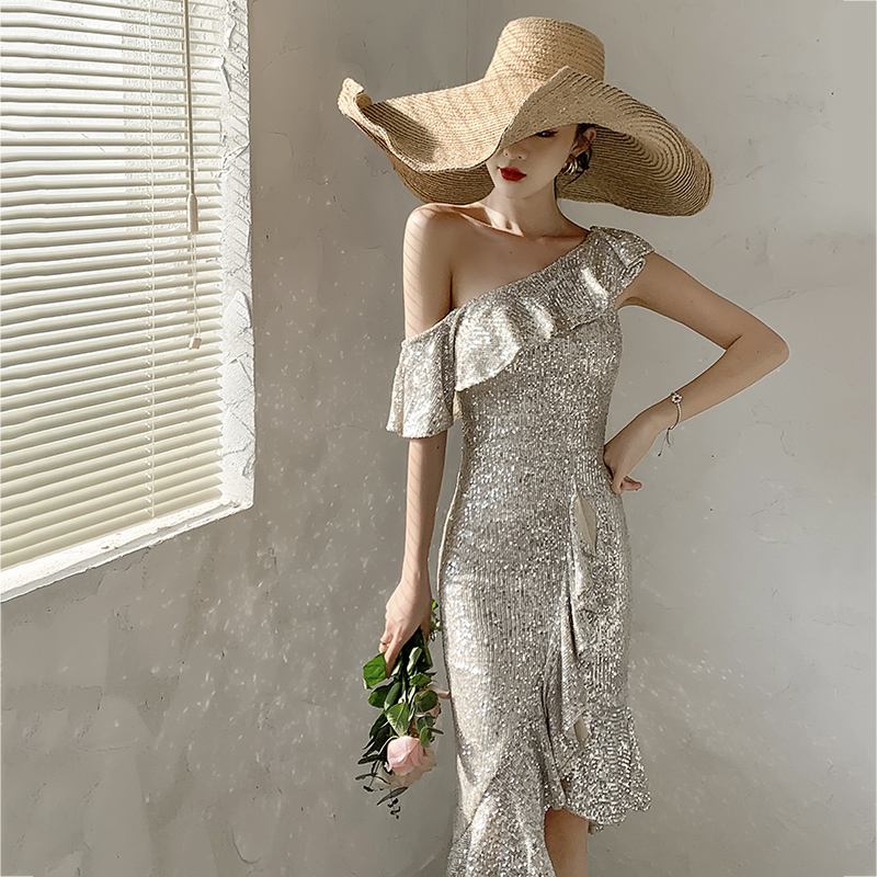ชุดราตรี ชุดราตรีสวยหรู แบบ ทันสมัย Evening dress