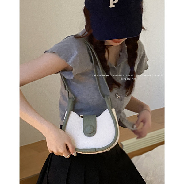 กระเป๋าสะพายข้างผู้หญิง กระเป๋าสะพายสไตล์เกาหลี By Japanese フェンディ authentic bag