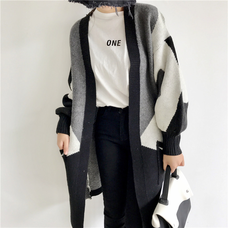 เสื้อคลุมกันหนาว ยาว 34 นิ้ว ไหมพรม ทอลายขาวดำ เก๋ๆ