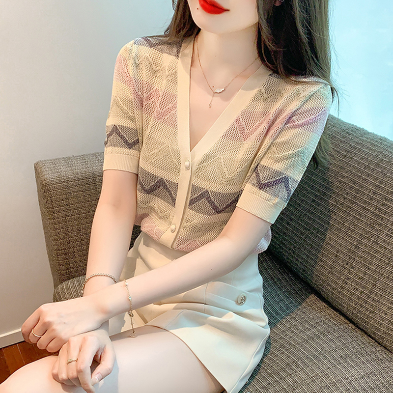 เสื้อผ้าวัยรุ่นเกาหลี เสื้อยืดวัยรุ่นผู้หญิง มีขนาด S M L XL