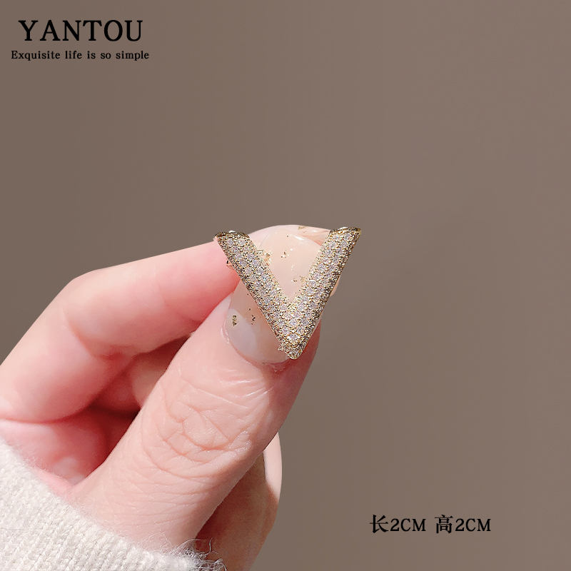 เข็มกลัด เข็มกลัดสวยๆ เข็มกลัดติดเสื้อ Brooch