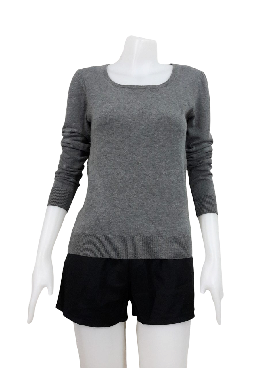 Blouse3547 2nd hand clothes เสื้อไหมพรมเนื้อแน่นผ้านุ่มสีพื้นเทา(เนื้อหนาปานกลางมีน้ำหนัก) แขนยาว แบบเรียบ