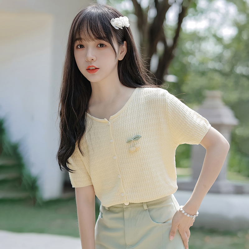 เสื้อผ้าวัยรุ่นเกาหลี เสื้อยืดวัยรุ่นผู้หญิง มีขนาด S M L XL