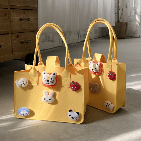 กระเป๋าสะพายข้างผู้หญิง กระเป๋าสะพายข้างใบเล็ก By Cocoa bags