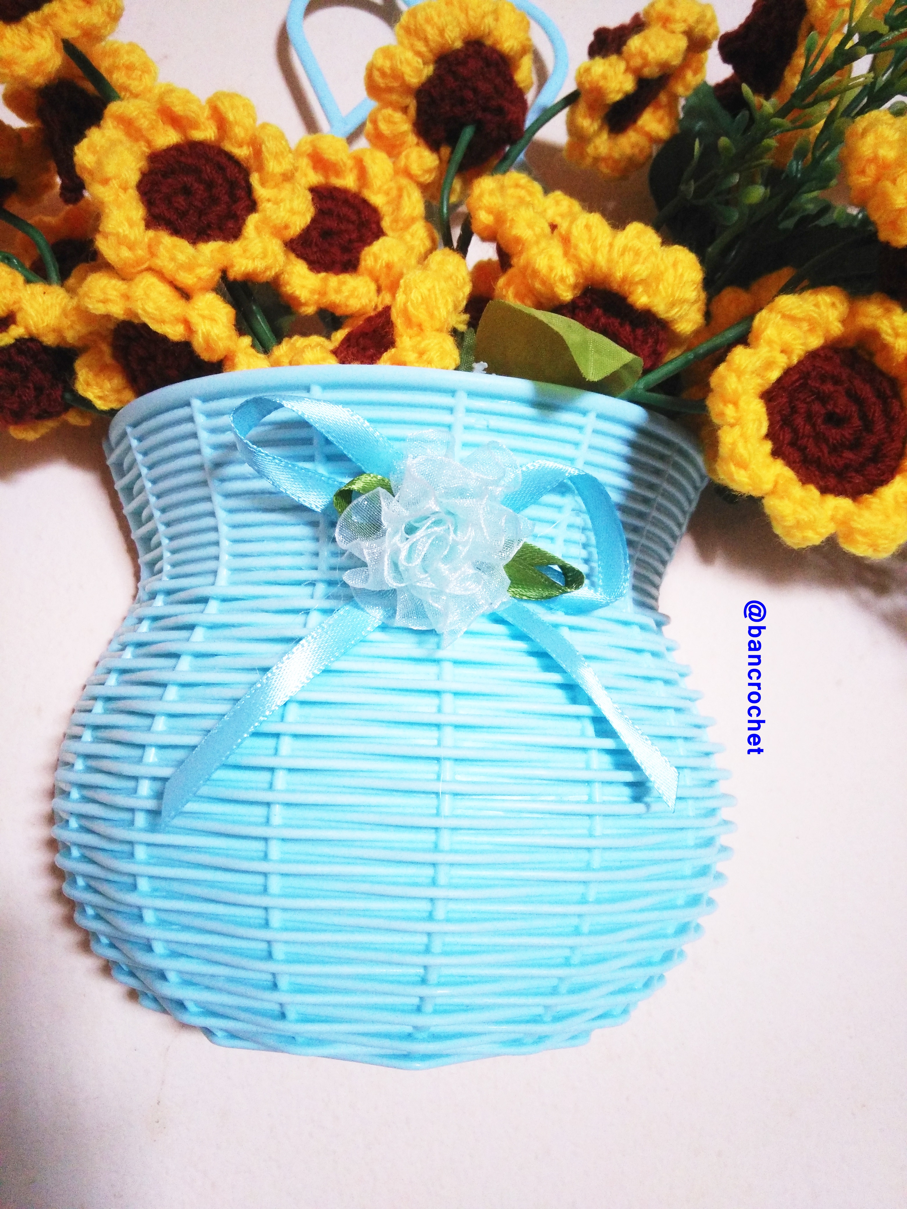 Bancrochet แจกันช่อดอกไม้แขวน crochet flowers vase hanger หลากสี 8 นิ้ว