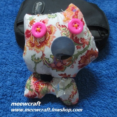 ตุ๊กตาบีบมีเสียง สูง4" #0102-026