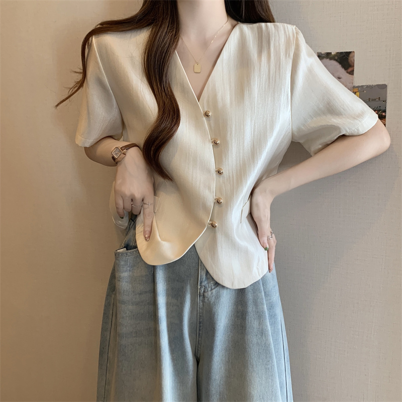 เสื้อเชิ้ตผู้หญิงใส่ทํางาน 390 บาทต่อชิ้น ฟรีค่าจัดส่ง