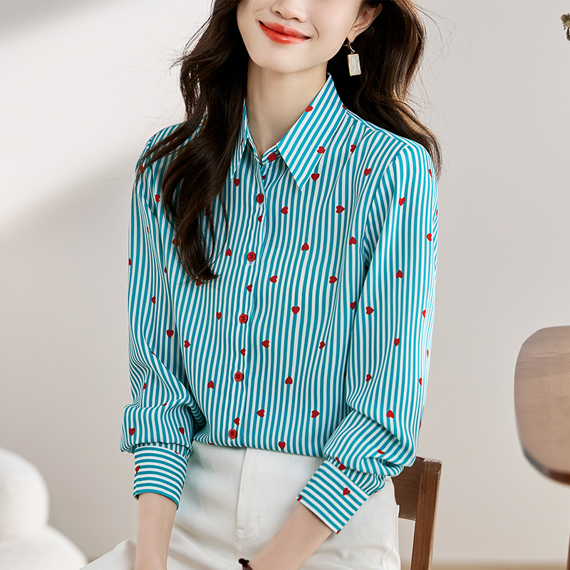 เสื้อเชิ้ตผู้หญิงแขนยาว เสื้อเชิ้ตผู้หญิงใส่ทํางาน 390 บาทต่อชิ้น ฟรีค่าจัดส่ง