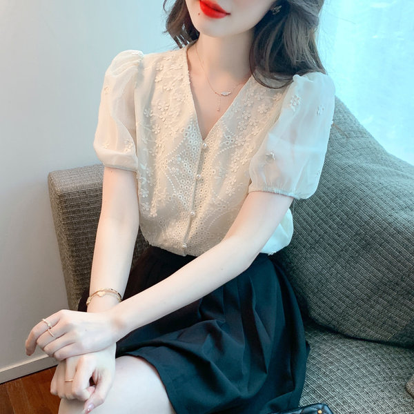 เสื้อลูกไม้ แขนสั้น