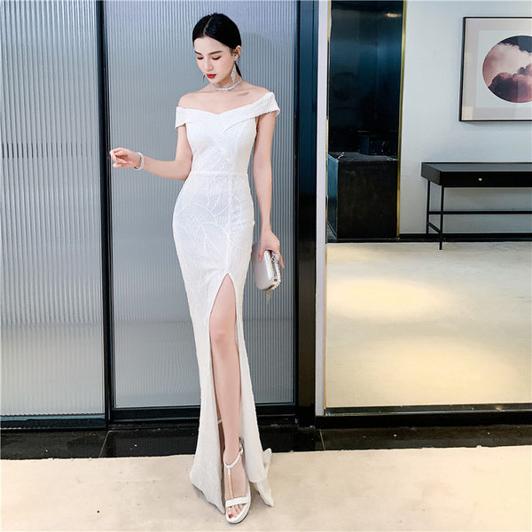ชุดราตรี ชุดราตรีสวยหรู แบบ ทันสมัย Evening dress