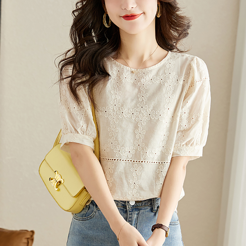 เสื้อเชิ้ตผู้หญิงแขนยาว เสื้อเชิ้ตผู้หญิงใส่ทํางาน 390 บาทต่อชิ้น ฟรีค่าจัดส่ง