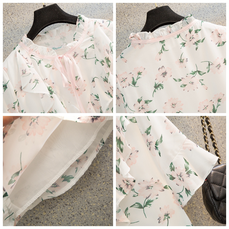Blouse3788 เสื้อชีฟองสีครีมลายดอกไม้สีชมพู แต่งระบายที่คอ ช่วงอกและปลายแขน ผ้าชีฟองเกรดพรีเมียมเนื้อดีหนาสวย มีซับในอย่างดี งานสวยผ้านุ่มใส่สบาย แมทช์กับอะไรก็สวย