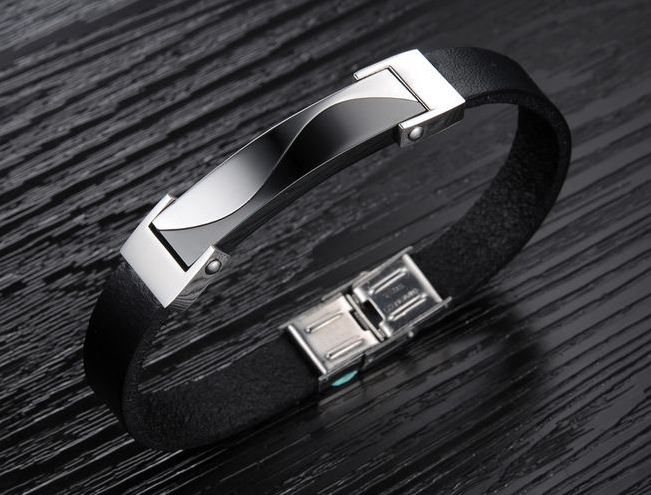 สร้อยข้อมือผู้ชาย กำไลข้อมือผู้ชาย หนังแท้ สีดำ ดีไซน์ เรียบหรู คลาสสิค ออกแบบเป็น เส้น Curve Stainless ผสมผสาน กับหนัง สีดำ no 811454