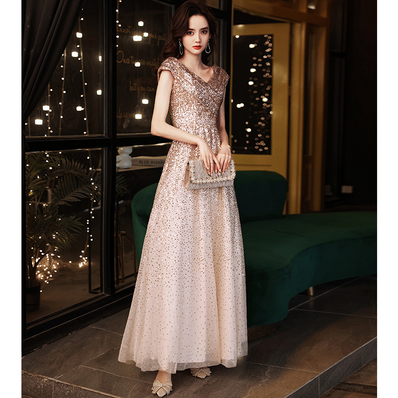 ชุดราตรี ชุดราตรีสวยหรู แบบ ทันสมัย Evening dress