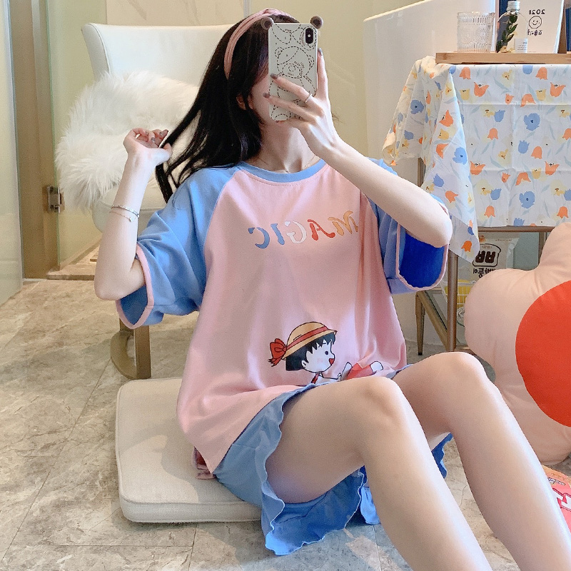ชุดนอนผู้หญิง