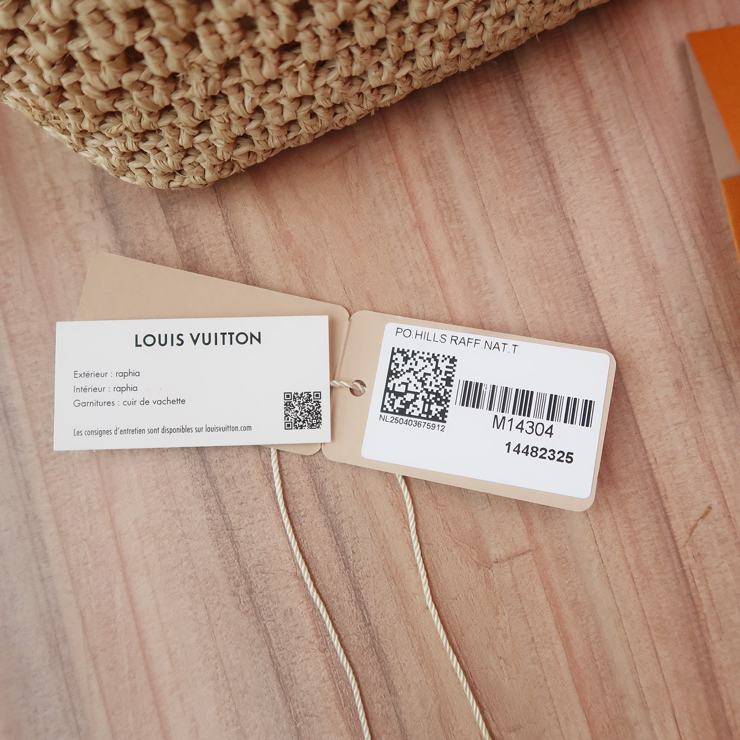 LV Natural Tan Raffia Hills Pochette (พารากอน 8 วัน)