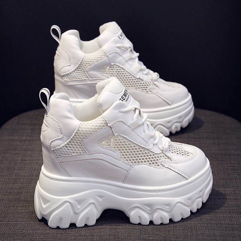 รองเท้าผ้าใบเสริมส้นสูง ไซต์35-39 สนใจทักแชท ฟรีค่าส่ง!