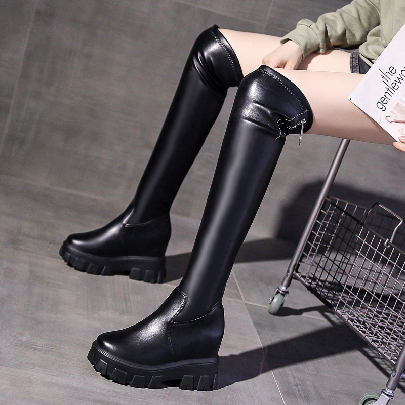 รองเท้าผ้าใบเสริมส้นสูง ไซต์35-39 สนใจทักแชท ฟรีค่าส่ง!