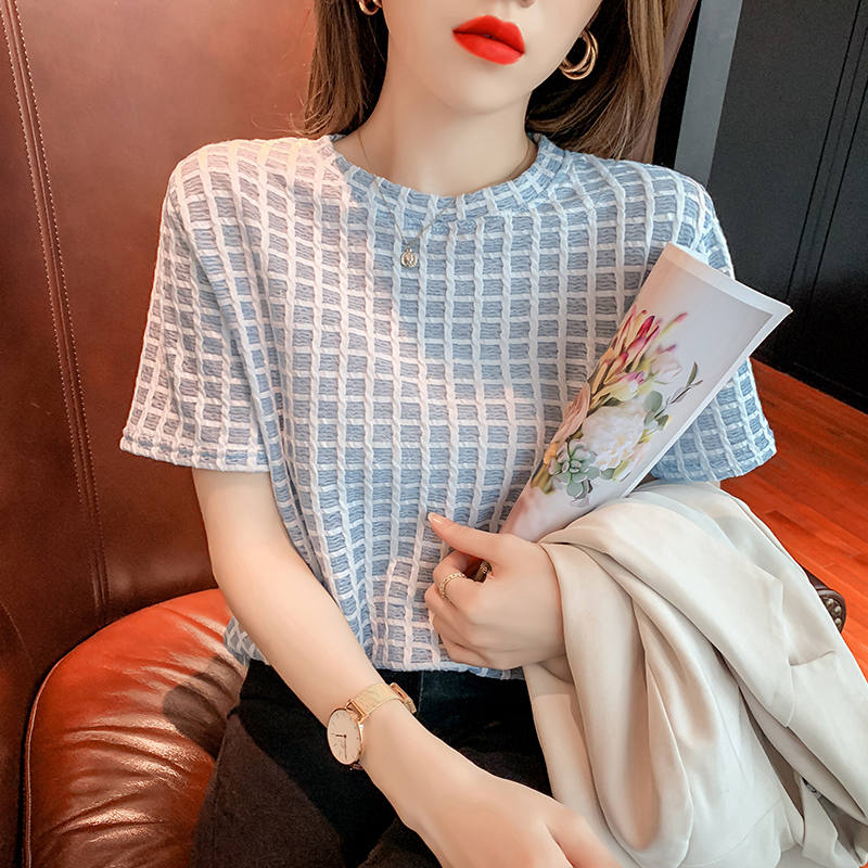 เสื้อยืดวัยรุ่น ลายน่ารักจาก Yan Li ส่งฟรีทั่วประเทศไทย