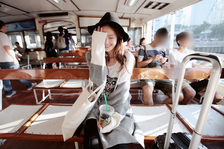 เสื้อไหมพรม คาร์ดิแกน ไหมเส้นเล็ก ทรงเก๋ๆ เพิ่มลูกเล่นแขนเสื้อสีขาว แบบน่ารักค่าา เทา ขาว