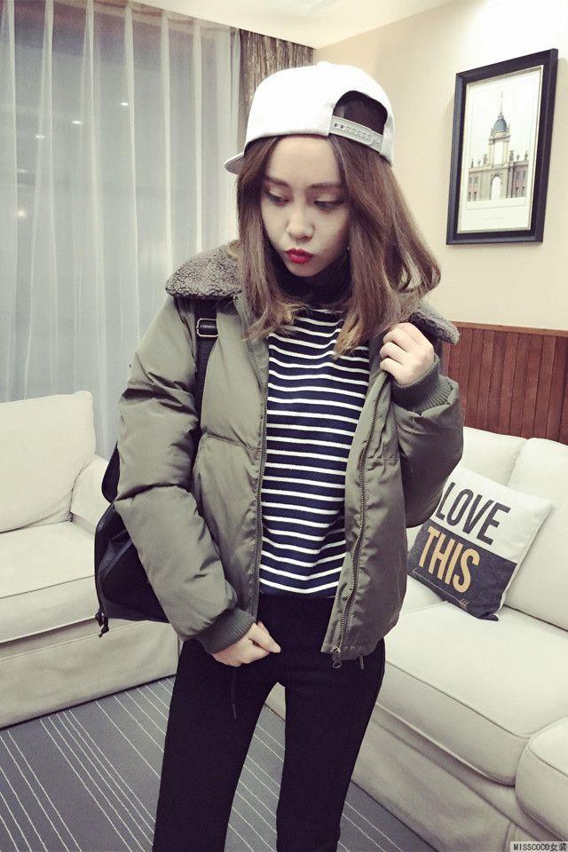 เสื้อกันหนาว บุนวมฟูๆ แต่งขนแกะที่คอปกเสื้อ ตัวสั้นน่ารัก ผ้าร่มเนื้อดีกันลม เกาหลีมากๆ พร้อมส่ง