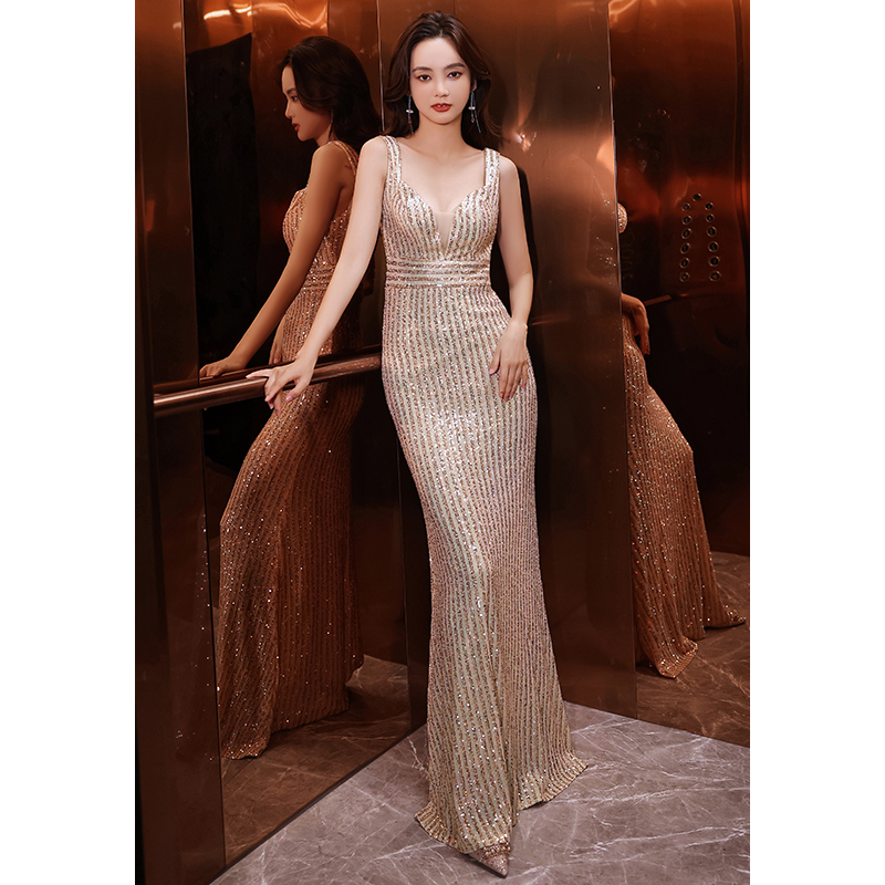 ชุดราตรี ชุดราตรีสวยหรู แบบ ทันสมัย Evening dress