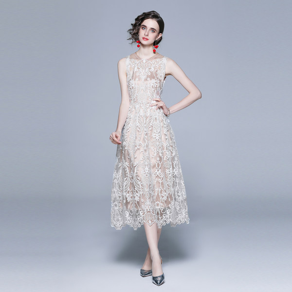 ชุดเดรสเรียบหรูดูแพง เดรสแบรนด์ DG Boutique