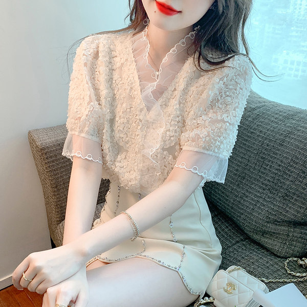 เสื้อลูกไม้ แขนสั้น