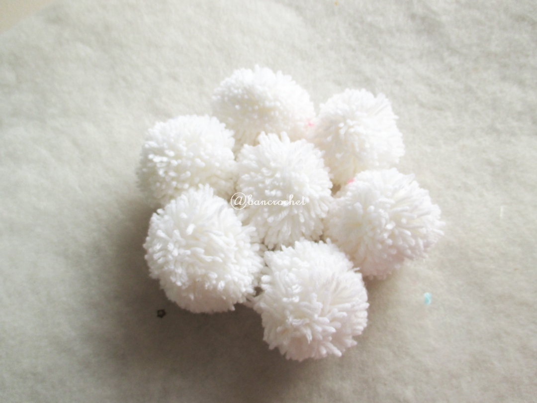 ปอมปอมไหมพรมสีขาว ขนาด 2 นิ้ว pompoms crochet
